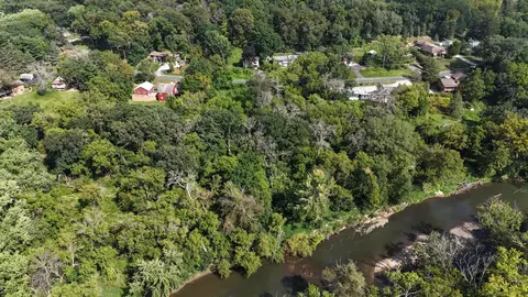 2421 E River Rd NE, Rochester, MN 55906