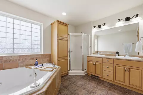 Bath - 4875 43rd St S, Fargo, ND 58104 photo 1 of 3