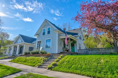 512 Locust St, Hudson, WI 54016