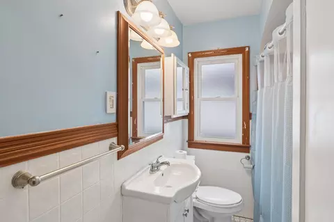 Bath - 1415 Oak St, Brainerd, MN 56401 photo 1 of 1