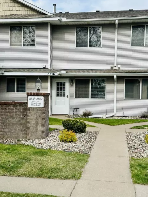 8556 S Pond Trl, Champlin, MN 55316