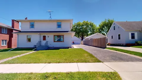 406 Giles Pl, Albert Lea, MN 56007
