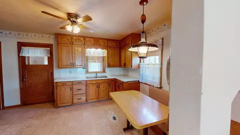 Kitchen - 406 Giles Pl, Albert Lea, MN 56007 photo 2 of 4