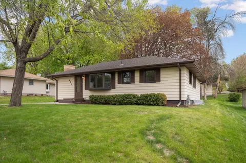 659 Grange Ave N, Oakdale, MN 55128