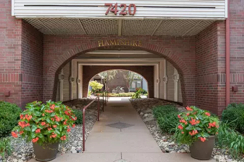 7420 Edinborough Way #6105, Edina, MN 55435
