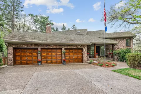 5811 Shannon Dr, Edina, MN 55439