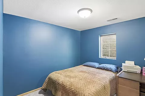 Bedroom - 11 Moon Cir, Saint Cloud, MN 56301 photo 4 of 6