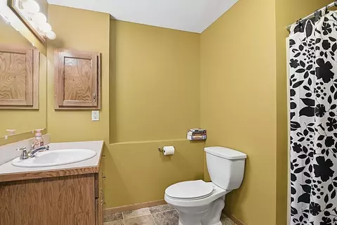Bath - 11 Moon Cir, Saint Cloud, MN 56301 photo 4 of 4