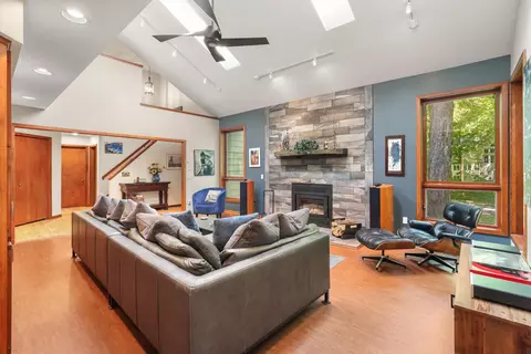 6365 Virginia Dr, Excelsior, MN 55331