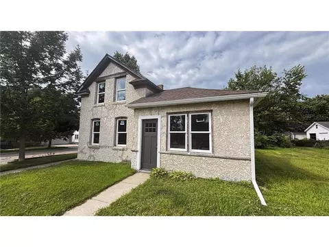 101 N Cedar St, Chaska, MN 55318