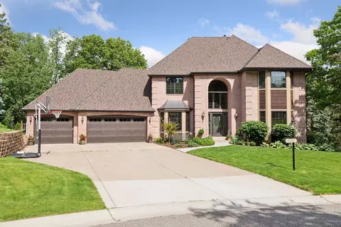 685 Valley View Ct, Shoreview, MN 55126