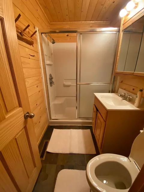 Bath - 13113 Twilight Rd, Onamia, MN 56359 photo 2 of 3