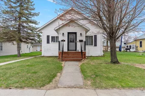 708 Wisconsin Ave SE, Staples, MN 56479