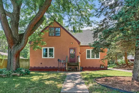 1562 Ivy Ave E, Saint Paul, MN 55106