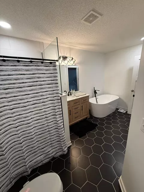 Bath - 2111 Willow Cir, Centerville, MN 55038 photo 5 of 6
