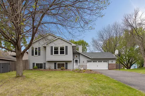 13916 York Ave S, Burnsville, MN 55337