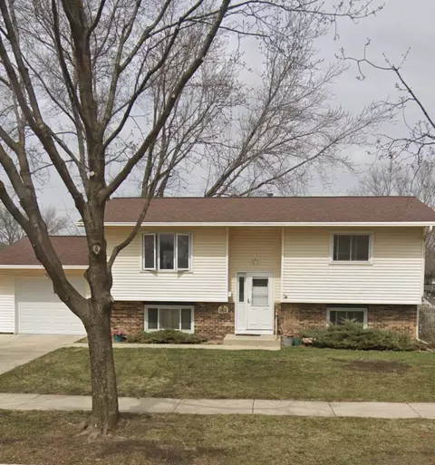1811 43rd St NW, Rochester, MN 55901