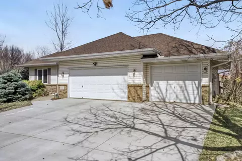 2334 Manuela Dr, Chaska, MN 55318