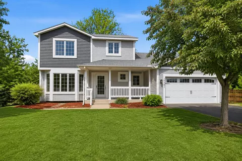 16491 Hutchinson Dr, Lakeville, MN 55044