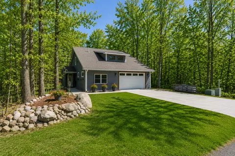 10761 Waters Edge Dr NW, Walker, MN 56484