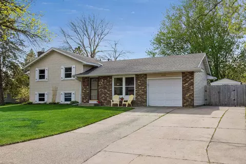 8700 Ironwood Ave S, Cottage Grove, MN 55016