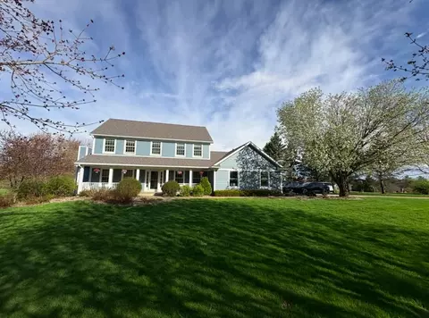 5823 Summit Ln NE, Rochester, MN 55906