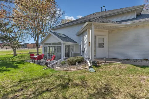 Exterior - 1124 Par Ln, Willmar, MN 56201 photo 2 of 7