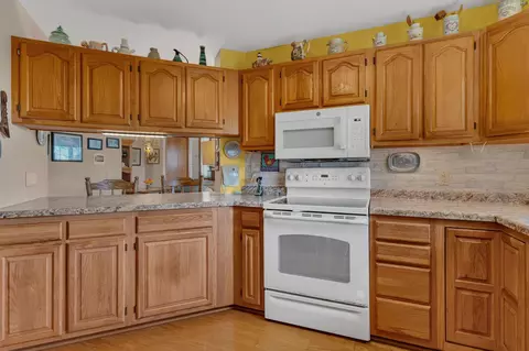 Kitchen - 1124 Par Ln, Willmar, MN 56201 photo 3 of 4