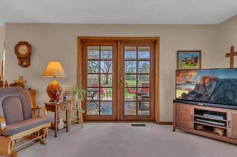 Entry Way - 1124 Par Ln, Willmar, MN 56201 photo 2 of 6