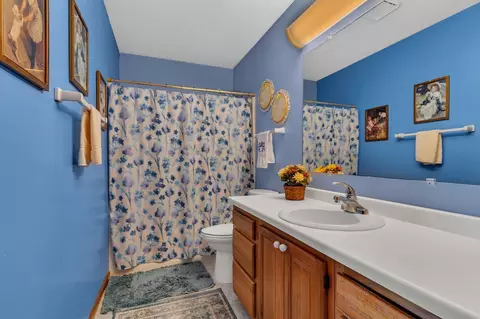 Bath - 1124 Par Ln, Willmar, MN 56201 photo 1 of 2