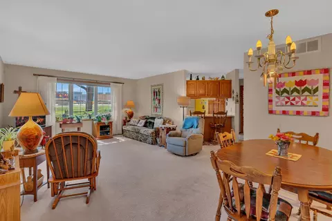 Living - 1124 Par Ln, Willmar, MN 56201 photo 3 of 3