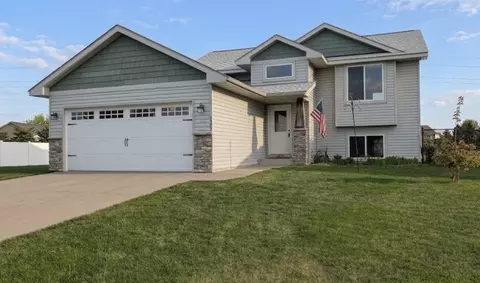 1307 Osprey Ct, New Richmond, WI 54017