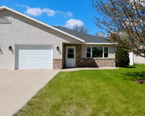 916 Mcdermott Ave, Kandiyohi, MN 56251