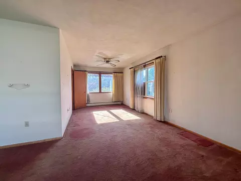 Living - 420 5th St SW, Plainview, MN 55964 photo 2 of 3