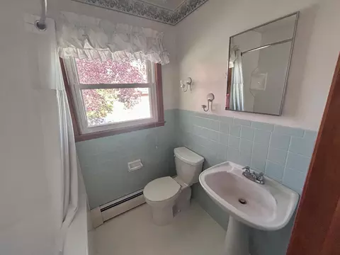 Bath - 420 5th St SW, Plainview, MN 55964 photo 1 of 3