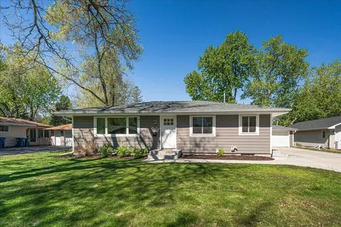 10016 Pillsbury Ave S, Bloomington, MN 55420