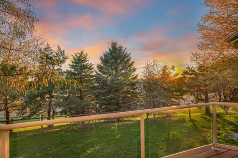 1920 Clearwater Rd, Waconia, MN 55387