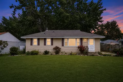 10475 6th St NE, Blaine, MN 55434