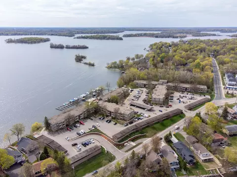 4407 Wilshire Blvd #309, Mound, MN 55364