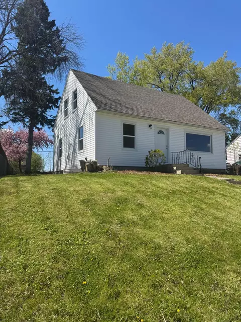 1173 Macarthur St, West Saint Paul, MN 55118