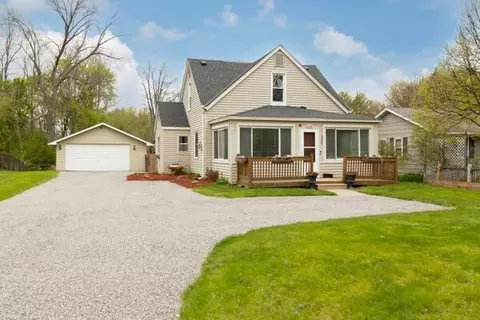 5966 Lynwood Blvd, Mound, MN 55364
