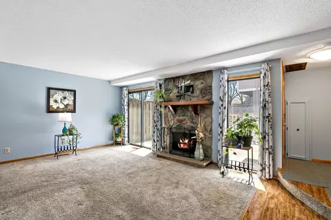 1224 Landmark Trl S, Hopkins, MN 55343