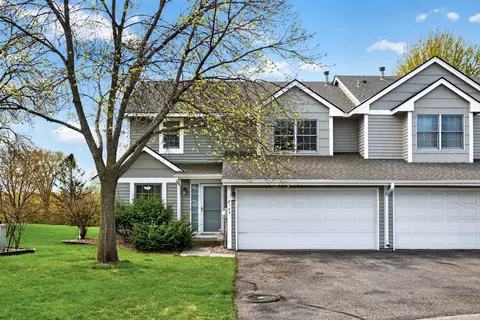 8143 Curtis Ln, Eden Prairie, MN 55347