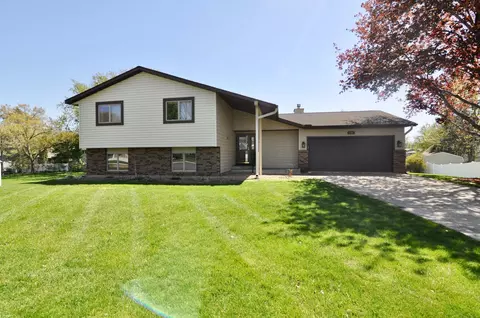 1361 Rosemary Ct, Hastings, MN 55033
