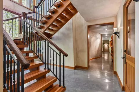 Entry Way - 20545 Linden Rd, Deephaven, MN 55331 photo 5 of 9
