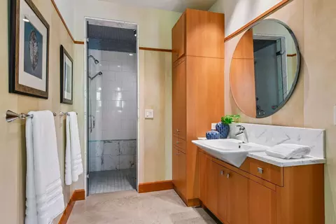Bath - 20545 Linden Rd, Deephaven, MN 55331 photo 8 of 9