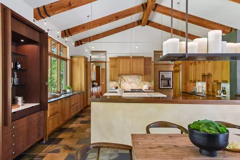 Kitchen - 20545 Linden Rd, Deephaven, MN 55331 photo 1 of 13