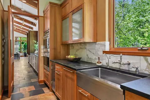 Kitchen - 20545 Linden Rd, Deephaven, MN 55331 photo 12 of 13