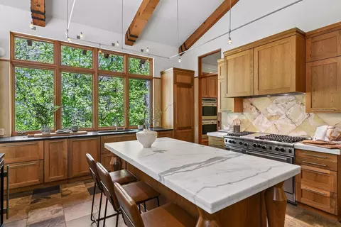 Kitchen - 20545 Linden Rd, Deephaven, MN 55331 photo 8 of 13
