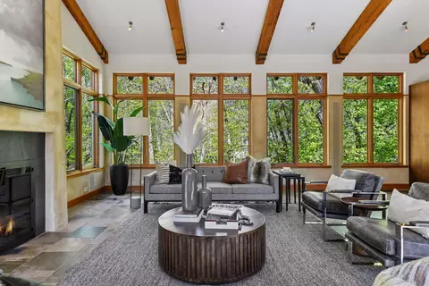 Living - 20545 Linden Rd, Deephaven, MN 55331 photo 3 of 12